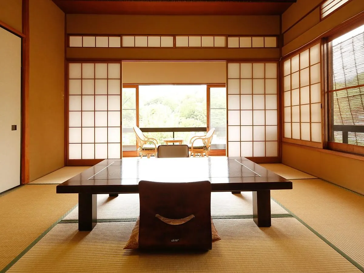 源泉掛け流しの宿albergo湯楽 Yugawara Ryokan